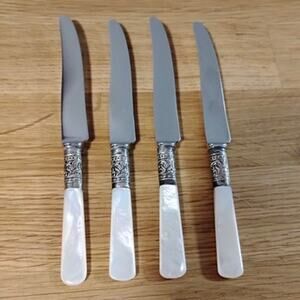4 Marshall Field Butter Spreader Knives Mother of Pearl MOP Stainless England